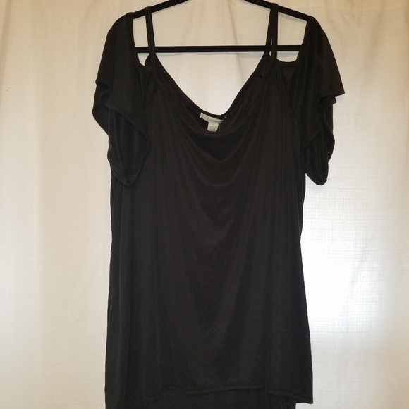 Sejour Tops - *NWT* Sejour Dark Gray Cold Shoulder Shirt